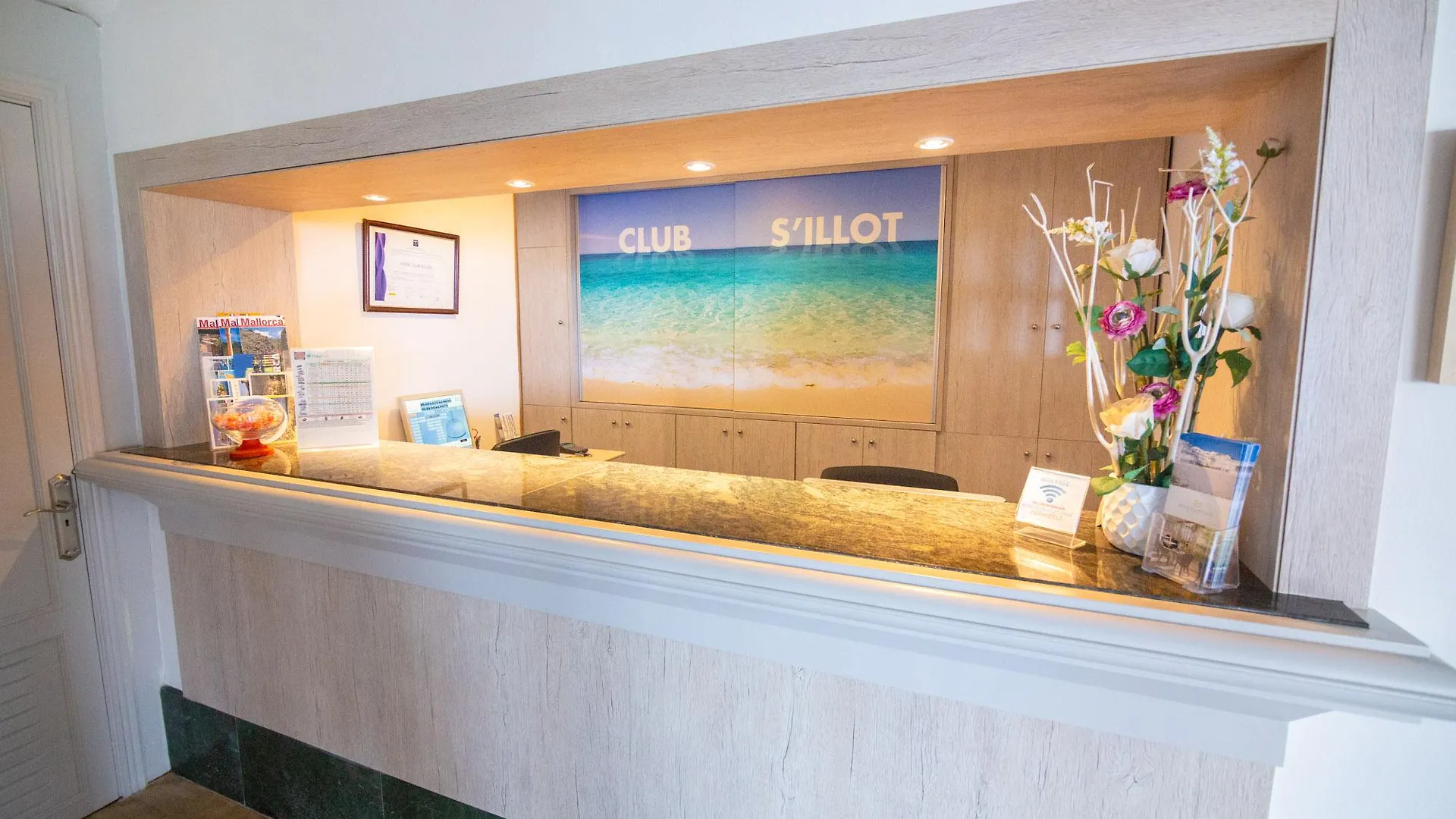 ***  Hotel Club S'Illot ספרד
